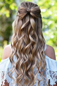 Trendy We Fryzurach, Prom Hairstyle, Simple Prom Hair, 2024 Prom, Hairstyle Trends, Prom Hairstyles For Long Hair, בר מצווה, Long Wavy Hair, Haircuts For Long Hair