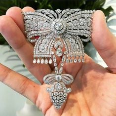 Specification:- Stone Details :- *Diamond Material : Cubic Zirconia ( CZ )  *Diamond Cut : Multi Cut *Diamond Dimension : 1.00 To 2.50, 3.00, 5.00, 6.50, 2.5*3.5, 6*8, 2*6 MM *Diamond Color : White *Diamond Clarity : VVS *Making Process: Handmade by our Experienced Staff. *Stamp: Our All Brooch Stamped According to metal Purity (925 SIL). Custom Order:- *We do Accept Custom order. *Buyer can also request customization in listed Items (Charges apply according to required Customization). Customiza Vintage Bow Tie, Diamond Bows, Wedding Brooch, Bow Jewelry, Diamond Brooch, Silver Bow, Bow Knot, Royal Jewels, Art Deco Jewelry