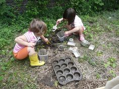 Making mud pies Childhood Best Friends, Childhood Love, Mud Puddle, African Tribe, Mud Pies, Mississippi Mud, Childhood Pictures, Happy Childhood