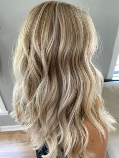 Blond Hair For Summer, Blonde Hair Inspiration With Lowlights, Light Blonde Partial Highlights, Pretty Blonde Balayage, Balayage Hair Blonde Babylights, Hair Styles With Blonde Highlights, Light Brunette Hair With Blonde Balayage, Simple Blonde Balayage