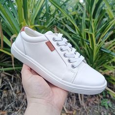 Olivia Mark - Dongguan Top Grain Leather Sports Casual Shoes, Minimalist Sneakers for Couples, Four Small White Shoes Shoes Minimalist, Minimalist Sneakers, Chunky Platform Sandals, Dongguan, Casual Sport Shoes, Casual Flats, Thick Heels, Outdoor Wear, Top Grain Leather