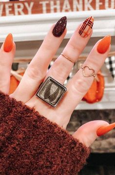 Thanksgiving Nail Ideas Grey Nails, Unghie Sfumate, Barbie Nails, Art 101, Art 2023, Halloween Acrylic Nails, November Nails, Fall Gel Nails, Fall Nail Art Designs