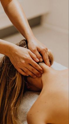 Dubai Spa, Massage Images, Moroccan Bath, Massage Marketing, Massage Pictures, Massage Therapy Rooms, Holistic Massage, Massage Dos, Massage Therapy Business