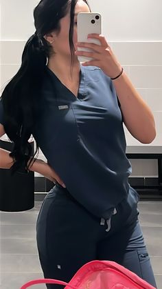 Goth Nurse Aesthetic, Scrubs Astethic, Grey Scrubs Outfit, Nurse Pictures At Work, Scrub Selfie, Cute Nurse Outfits, Scrubs Aesthetic, Nurse Fashion Scrubs