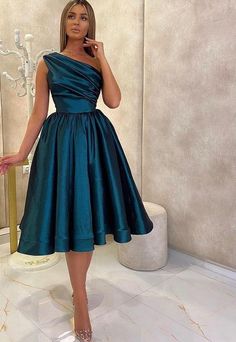 Latest Bridesmaids Dresses, Mid Length Bridesmaid Dresses, Fustana Elegant, Best Wedding Guest Dresses Classy, Dinner Dress Evening, Dresses Dinner Party, Dresses Dinner, Dinner Dress Classy, Elegant Dresses Classy