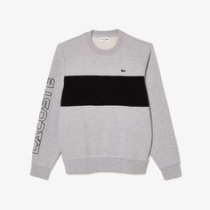 This two-tone sweatshirt is an easy way to include the colorblock trend in your wardrobe. Classic streetwear style with a 3D Lacoste print on the sleeve: details that make a big difference. Classic Streetwear, Wardrobe Classic, Lacoste Men, Streetwear Style, Heritage Brands, Cotton Fleece, White Sweatshirt, 3d Print, Streetwear Fashion