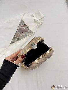 BirdinBag - Heart-shaped Metallic Clutch with Chain Strap for Womens Evening Party - Mini and Glittering Chic Metal Bag For Party, Chic Metal Party Bag, Trendy Portable Gold Clutch, Gold Shoulder Bag With Chain For Party, Chic Metal Evening Bag For Party, Trendy Metal Shoulder Bag For Party, Gold Metal Bag For Party, Gold Evening Bag With Chain For Party, Gold Metal Evening Bag For Parties