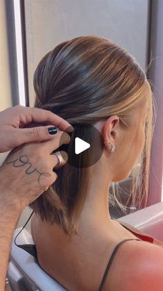 Simple Hair Do, Up Do For Short Hair Easy, Short Hair Updo For Wedding, Short Hair Wedding Guest Styles, Hair Do Simple, Ponytail Hairstyles Short Hair, Simple Updos For Short Hair, Short Updo Hairstyles, Up Do For Short Hair