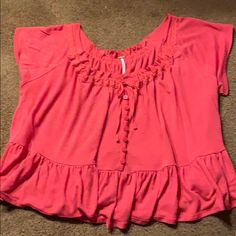 Wide, Short Sleeved Free People Top W/ Ruffle Bottom, Draw String Top, Embroidered Edges. Xs Cute Red Tops For Vacation, Cute Red V-neck Top, Free People Babydoll Top, Free People Fall, Summer V-neck Peasant Top With Ruffles, Free People Shirts & Tops, String Top, Red Boho Print V-neck Top, Free People T-shirts & Tank Tops