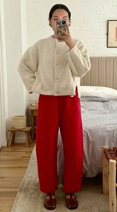 Colorful Trousers Outfit, Selfie Challenge, Swedish Street Style, Outfit Look, Red Pants, Outfit Inspo Fall, Get Dressed