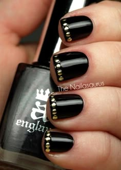 Nail Art Photos - Nail, nail, nail / studs - Pinnailart, Organize and Share Nail Art Photo/Image and Video You Love. Nail Art's Pinterest ! Do It Yourself Nails, New Years Nail Art, Uk Nails, Unghie Nail Art, Nail Art Photos, Black Nail Art, Studded Nails, Gold Nail, Black Nail