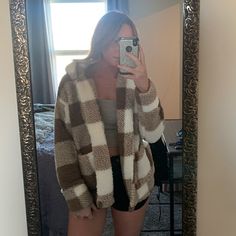 Never Worn Comment For Questions Or More Pictures Flannel Coat Outfit, White Jacket Outfit, Fluffy Jacket, Flannel Jacket, White Jacket, Girls Jacket, Jacket Outfits, Fall Outfits, Jackets For Women