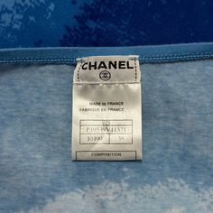 condition 9/10 color blue size 38 chest 33cm, length 75cm, waist 38cm, hips 45cm by flat cotton 92% elastane 8% made in france serial number 02S P19539V11371 free shipping worldwide (takes around 5days) Chanel Spring Summer, Surf Logo, Chanel Spring, Printed Mini Dress, Logo Print, 9 And 10, Made In France, Surfing, Color Blue