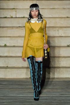 Gucci Runway 2023, Gucci Haute Couture, Mitsuba Higashikata, 70s Runway, Gucci Aesthetic, Character Designing, Unconventional Fashion