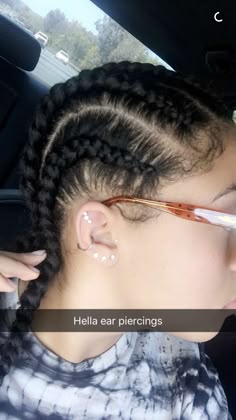 Summer Walker Piercing, India Love Piercings, Poc Piercings, Piercing Black Girls Ideas, I Need A New Piercing Tweet, Pretty Ear Piercings, Cute Ear Piercings, Cool Piercings, Cute Piercings