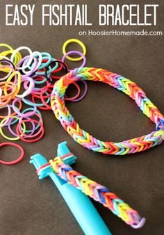 an easy fishtail bracelet made with rainbow loom bands and a crochet hook