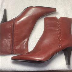 Size 7m Bandolino Dark Red Leather Ankle Boots Originally $90 Real Leather Ankle Boot Heels Red High Heel Office Boots, Elegant Red Boots With 4-inch Heel, Red Round Toe Office Boots, Red Round Toe Boots For Office, Burgundy Closed Toe Boots For Formal Occasions, Burgundy Ankle Boots For Formal Occasions, Formal Burgundy Closed Toe Boots, Red Leather Heels For Fall, Ankle-high Red Heels For Formal Occasions