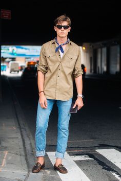 male model street style Janis Ancens, Bandana Men, Bandanas Men, Classy Men, Best Mens Fashion, Mens Outfit Inspiration, Men Fashion Casual Outfits, Street Style Inspiration