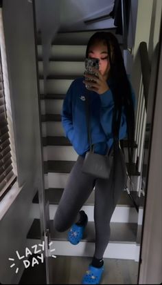 Huraches Nike Outfit Ideas, Outfit Ideas For Skinnies, Jordymcfordy Outfits, Cute Outfits With Leggings Black Women, Calm Fits For School Winter, Chill Simple Outfits, Gray Nike Tech Outfit, Black Sweater Outfit Black Woman, Charcoal Grey Leggings Outfit