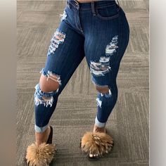 100% Denim Great Fit & Comfy Measurements: Size 0 Waist: 26” Length: 41” Inseam: 29” Leg Opening: 6” Size 12 Waist: 32” Length: 42” Inseam: 30” Leg Opening: 6.5” Join Me On Poshmarkmy Favorite App To Buy & Sell Fashion And More. You'll Save Up To 70% Off Of Top Brands! For A Limited Time, Use My Code Mrskegler To Save $10: Https://Posh.Mk/Afcbapayidb Jeans Outfit Baddie, Ripped Jean Jacket, Outfit Baddie, Ripped Denim Pants, Street Jeans, Balloon Pants, Finger Tips, Weekend Sale