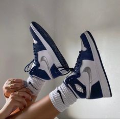 Jordan 1 Low Blue Outfit, Air Jordan 1 Low Blue, Jordan 1 Low Blue, Jordans 1 High, Air Jordan Basketball Shoes, Jordans 1, Sneakers Trendy, Jordans Nike