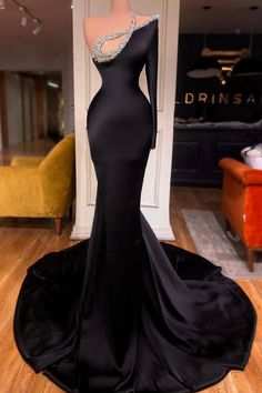 Fabric: Sequins£» Silhouette: Mermaid; Neckline: V Neck; Hemline/Train: Floor-Length; Embellishment: Sequins Applique£» Sleeve: Sleeveless;? Waist: Natural; Back Style: Zipper; Built-In Bra: Yes; Shown... Long Sleeve Mermaid Prom Dress, Valdrin Sahiti, Black Mermaid Prom Dress, Mermaid Gown Prom, Stylish Gown, Gowns Elegant, One Shoulder Prom Dress, Mermaid Evening Gown, Black Mermaid