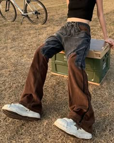 Wild West Vintage Jeans | AESTHETIC CLOTHING – Boogzel Clothing Corduroy Patchwork, Cowboy Pants, Outfit Styles, Jean Large, Jean Vintage, The Wild West, Patchwork Jeans, Mode Inspo, Cotton Pants