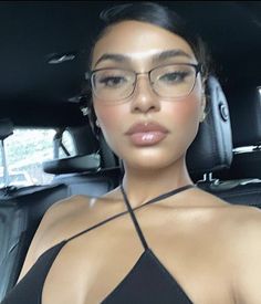 2024 Glasses, Braces And Glasses, Glasses For Oval Faces, Chic Glasses, Dope Jewelry Accessories, Nerd Glasses, I Want U, Glasses Makeup