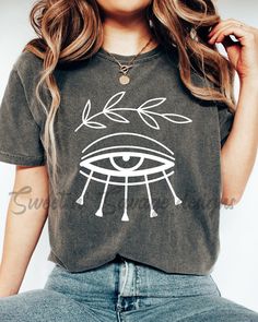 Evil Eye Shirt Boho Shirts Unique Retro T-shirts Hippie - Etsy Eye Shirt, Boho Shirts, Comfort Colors Tee, Retro Tshirt, Trendy Tshirts, Design Color, Shirt Color, Evil Eye, Comfort Colors