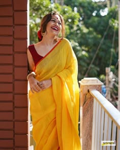 Yellow Saree Look, Keep Me Stylish, Cotton Saree Designs, Linen Sarees, Indian Saree Blouses Designs, Half Saree Designs, Yellow Saree, Linen Saree