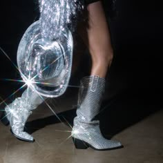 That Girl Disco Cowboy Hat | Disco Cowgirl Outfit Chrome Cowboy Hat, Sparkle Cowgirl Aesthetic, Disco Core Aesthetic, Space Cowboy Aesthetic Outfits, Glitter Cowboy Aesthetic, Beyonce Cowboy Hat, Disco Cowboy Aesthetic, Glitter Cowgirl Aesthetic, Silver Rave Outfit