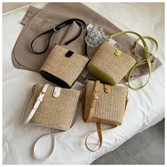 Trendy Natural Rectangular Box Bag, Summer Brown Portable Straw Bag, Casual Rectangular Box Bag For Summer, Summer Rectangular Box Bag With Adjustable Strap, Summer Portable Brown Straw Bag, Portable Square Shoulder Bag For Summer, Casual Portable Square Box Bag, Trendy Square Bucket Bag For Vacation, Trendy Square Box Bag For Beach