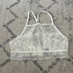 Nwot Cross Back High Front Bralette In White/Cream Lace White Lace Crop Top With Built-in Bra, White Cami Bra For Summer, White Delicate Lace Crop Top For Summer, White Cami For Spring, Feminine White Bra For Spring, Summer Lace Bra In Cream Color, Cream Lace Bra For Summer, Summer Cream Lace Bra, White Lace Beach Bra