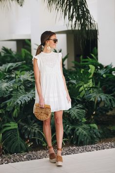 How To Style A Short White Dress, Little White Dress Summer, How To Style White Dress, Styling Short Dresses, Shoes With White Dress, How To Style A White Dress, White Dress Beach Outfit, White Short Dress Outfit, Casual White Dress Outfit