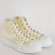 Converse Chuck Taylor All Star Hi High Top Golden Butterfly Lemon Drop Yellow Gold / Vintage White / Egret Women's Platform Sneakers / Boots A06829c Nwt Brand: Converse Model: Chuck Taylor All Star Lift Hi Style Code: A06829c Color: Lemon Drop / Vintage White / Egret Gender: Women's Size Guide: Us Women's 6.5 / Uk 4.5 / Eur 37 / Cm 23.5 Us Women's 8 / Uk 6 / Eur 39 / Cm 24.5 Us Women's 8.5 / Uk 6.5 / Eur 39.5 / Cm 25 Us Women's 9 / Uk 7 / Eur 40 / Cm 25.5 Flutter And Flash Your Go-To Platforms A Gold High-top Sneakers With Vulcanized Sole, Gold High-top Sneakers With Round Toe, Casual Gold High-top Lace-up Sneakers, Casual Gold Low-top Platform Sneakers, Casual Gold High-top Sneakers, Casual Gold Lace-up High-top Sneakers, Gold Platform Sneakers With Round Toe, Summer Cream Converse Sneakers, Red And White Converse