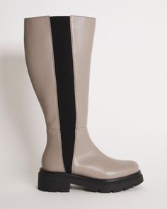 These knee length boots are a classic for winter. Featuring an elastic gusset down the outside as well as a zip fastening you can just pull them on with your trusty jeans or a knit dress for those cosy autmn vibes. Knee High Chelsea Boots, Knee High Boots Flat, Boots Wide, Knee Length Boots, Wide Fit Boots, Wide Boots, Lace Up Flat, High Boots, Knee High Boots