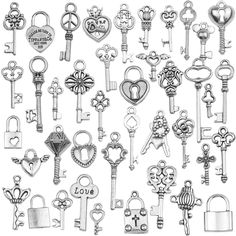 a bunch of keys that are in different shapes and sizes