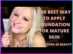 This is a guide to foundation application for mature skin. Learn how best to apply foundation on mature skin with this step-by-step makeup tutorial. How To Apply Foundation For Older Women, How To Make Foundation, Foundation Tutorials, Top Foundations, Beauty Blender How To Use, Waterproof Foundation, Apply Foundation, How To Apply Concealer, Foundation Application