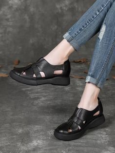 Gender: Women Item Type: Casual Shoes Main Material: Cow Leather Style: Casual, Classic, Retro Season: Spring, Summer Heel Type: Wedge Outsole Material: Rubber Heel Height: Mid-Heel (3-6 cm) Size Length cm inch 35 22.5 8.86 36 23 9.06 37 23.5 9.25 38 24 9.45 39 24.5 9.65 40 25 9.84 Casual T-strap Wedge Sandals For Vacation, Black Closed Toe Wedge Sandals For Spring, Black Toe Post Wedge Sandals For Spring, Leather Toe Post Wedge Sandals, Spring Toe Post T-strap Sandals With Platform, Spring Flat T-strap Sandals With Platform, Platform Closed Toe Flats, Casual Black Wedge Sandals With Round Toe, Black Casual Wedge Sandals With Round Toe