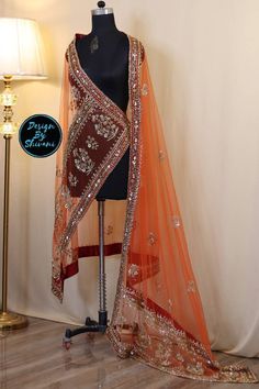 #Dupatta #Net dupatta #Maroondupatta #Weddingdupatta #Burgundydupatta Net sequence and zardozi hand embroidery dupatta !  Lenght 2.75 meters ! The dupatta can be made in more colors  Time to  make the dupatta 2-5 weeks Burgundy Lehenga, Wedding Gifts Indian, Dupatta Bridal, Orange Dupatta, Unique Wedding Veils, Maroon Lehenga, Embroidery Dupatta, Lehenga Bridal, Bridesmaid Lehenga