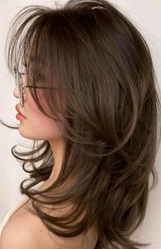 New Hair Color Trends, Hairstyles For Layered Hair, Haircuts For Wavy Hair, Haircuts For Medium Hair, Haircuts Straight Hair, Short Hair Haircuts, Medium Hair Cuts, Hair Inspo Color, Medium Length Hair Cuts