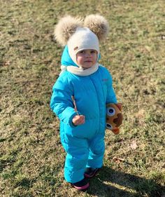 Cute and warm Merino wool winter hat for your little ones! Knitted pom pom hat. All our knitted hats are with 100% cotton lining so it's perfect for winter. Wind resistant and the head is not sweating. Because of the lining hats don't stretch and keep its shape. Material: 100% Merino wool Lining: 100% cotton Pom pom: Natural fur Hand knit Fur pom color can be a bit different because fur is natural. Sizes available: 0-3 months old (38/40 cm.) 3-6 months old (42/44 cm.) 6-12 months old (46/48 cm.) Kids Winter Hat, Knit Pom Pom Hat, Fur Pom Pom Hat, Hat For Kids, Kids Winter Hats, Flap Hat, Ear Flap Hats, Spring Kids, Spring Hats