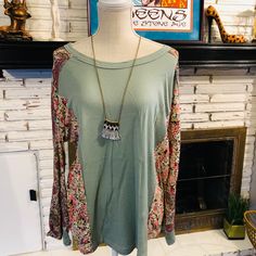 Contemporary And Colorful! This Is A Very Versatile Piece For Anyones Wardrobe. Gigio Is Known For Quality And Timeless Designs. Girls Poncho, Tunic Tops Summer, Lace Tunic Tops, Linen Tunic Tops, Summer Tunics, Velvet Blouses, Lace Tunic, Multi Pattern, Waffle Knit Top