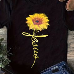 Lasaky - Womens Sunflower Print Crew Neck T-Shirt: Stylish Short Sleeve Top for Spring & Summer Fashion Black T-shirt With Sunflower Print For Spring, Spring Black T-shirt With Sunflower Print, Botanical Tshirt, Y2k Fashion Aesthetic, Mode Kimono, Diy Vetement, Sunflower Shirt, Floral Outfit, Sunflower Print