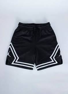 Air Jordan Diamond, Basketball Shorts Outfit, Fame Clothes, Womens Basketball Shorts, Red Rat, Diamond Shorts, Drip Outfit Men, Basketball Clothes, Stylish Boys