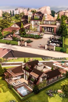 an aerial view of a large house in the middle of two different pictures, one is showing