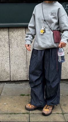 Stussy Sweater, Nike Stussy, Foto Poses, 가을 패션, Mode Vintage, Mode Inspiration, Style Outfits, Hippie Style, Fashion Killa