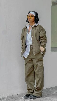 Girlie Tomboy Style, Tom Boy Femme Professional, Tom Boy Femme Style, Pakaian Hipster, Looks Hip Hop, Baggy Outfit Ideas, Street Style Outfits Casual, Tomboy Femme, Neat Casual Outfits