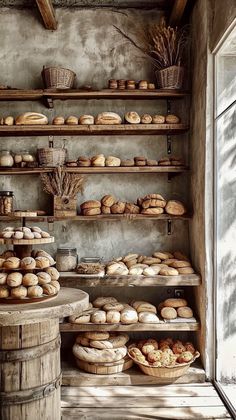 Bakery Rustic, Pastry Cafe, Bread Display, Vintage Bakery, Bakery Design Interior, Bread Shop, Sandwich Shops