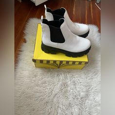 Sam Edelman Circus White/ Black Lug Boot Size 9.5 Brand New- Great Condition In Box Make An Offer! Leopard Espadrilles, White Platform Sandals, Lug Boots, Black Chunky Heels, Lug Sole Boots, Espadrilles Platform, Platform Mary Janes, Flatform Sandals, Peep Toe Shoes